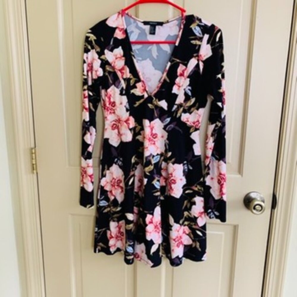 Forever 21 Womens Size Medium Black and Pink Skater Mini Dress